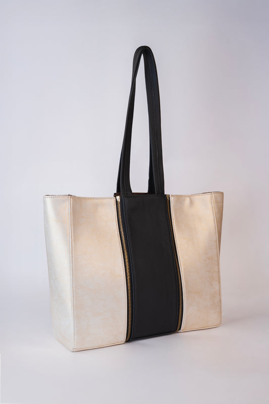 The Kaia Tote – Designed to Disappear